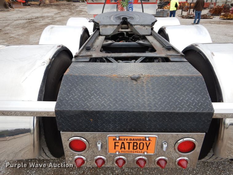 image for item DI8378 2003 Kenworth W900  semi truck