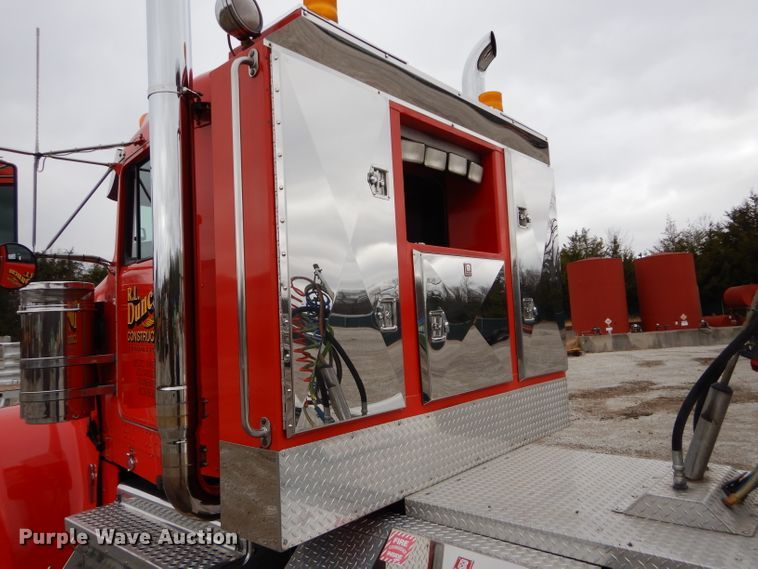 image for item DI8378 2003 Kenworth W900  semi truck