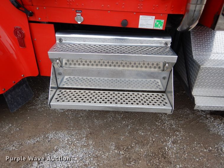 image for item DI8378 2003 Kenworth W900  semi truck