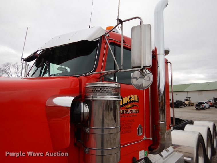 image for item DI8378 2003 Kenworth W900  semi truck