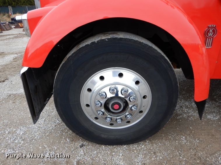 image for item DI8378 2003 Kenworth W900  semi truck