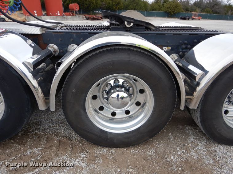 image for item DI8378 2003 Kenworth W900  semi truck