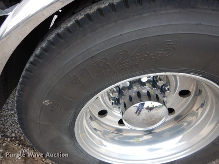 image for item DI8378 2003 Kenworth W900  semi truck