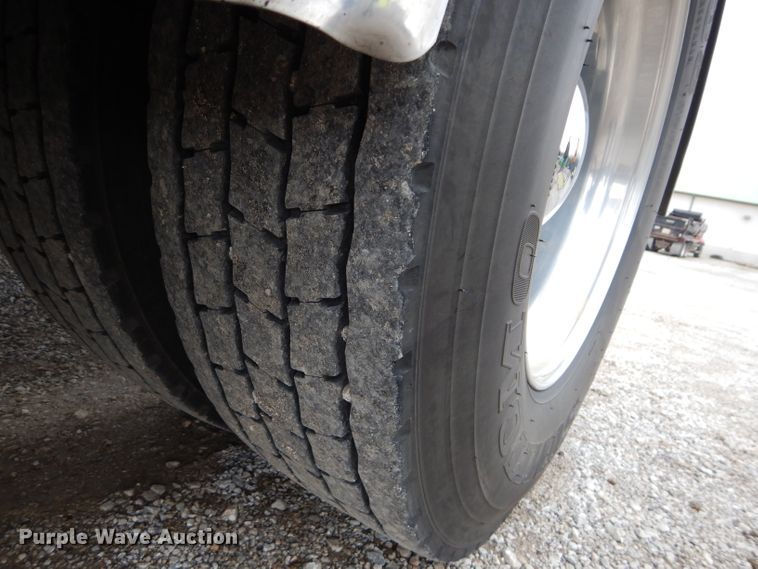 image for item DI8378 2003 Kenworth W900  semi truck