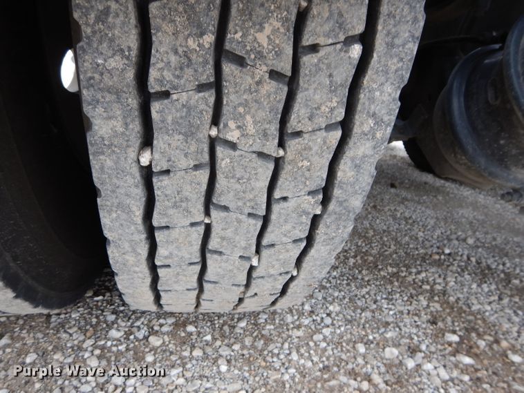 image for item DI8378 2003 Kenworth W900  semi truck