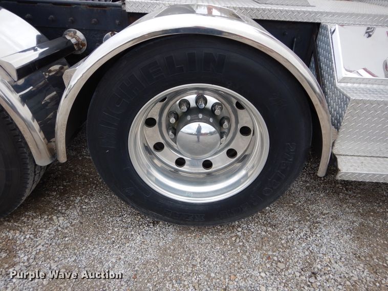 image for item DI8378 2003 Kenworth W900  semi truck