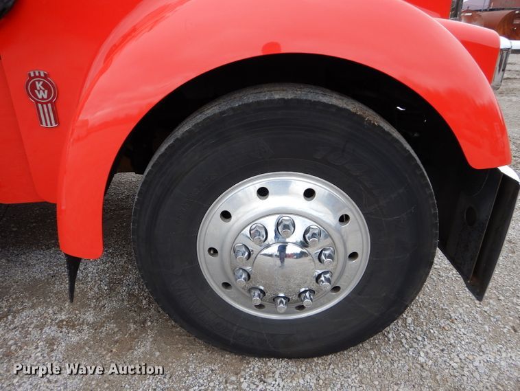 image for item DI8378 2003 Kenworth W900  semi truck