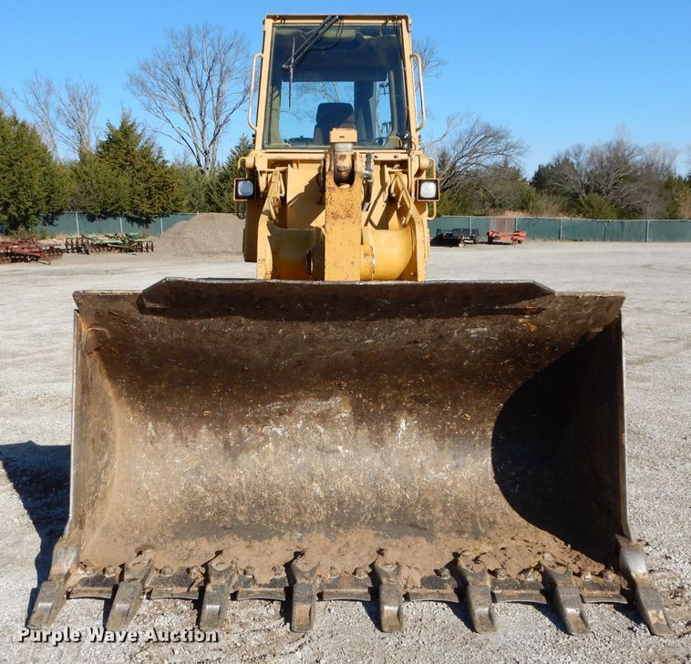 image for item DI8379 1999 Caterpillar 963B  track loader