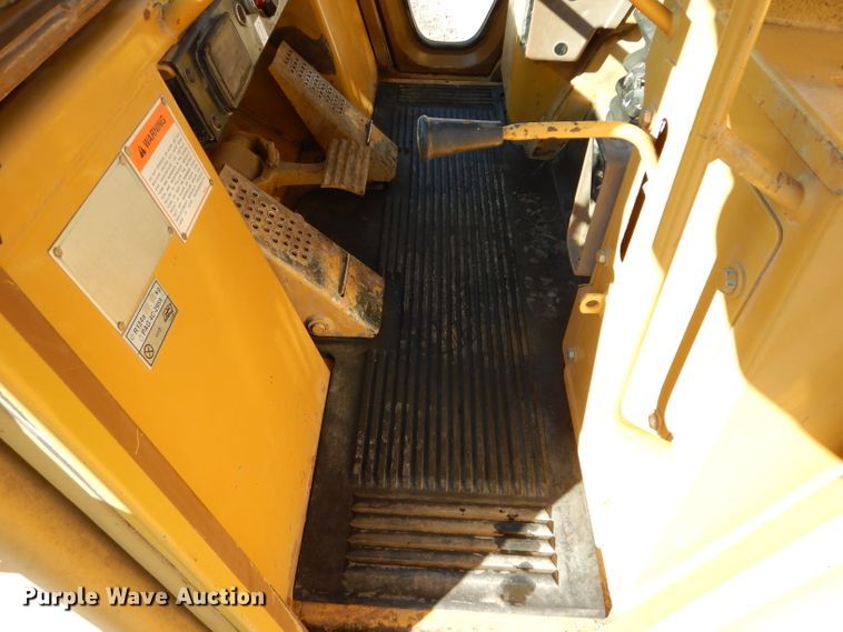 image for item DI8379 1999 Caterpillar 963B  track loader