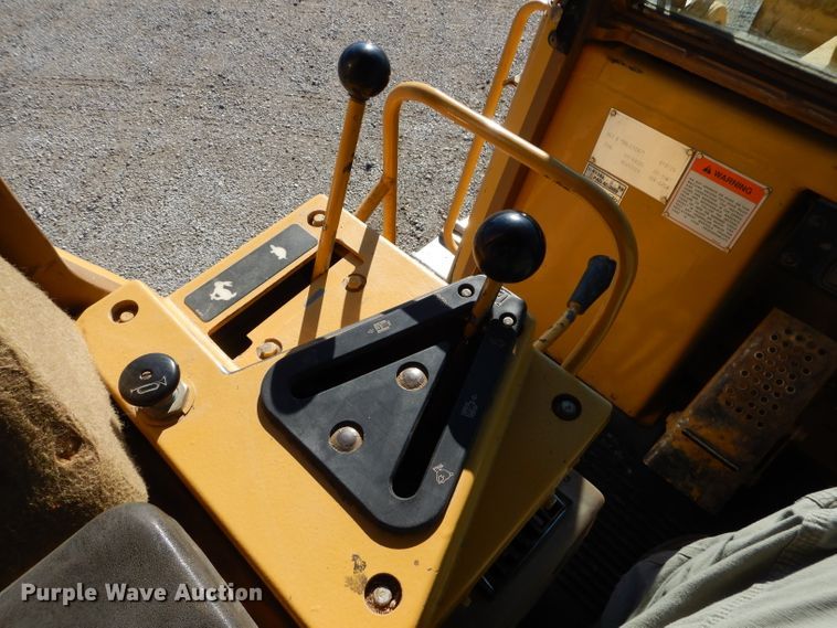 image for item DI8379 1999 Caterpillar 963B  track loader