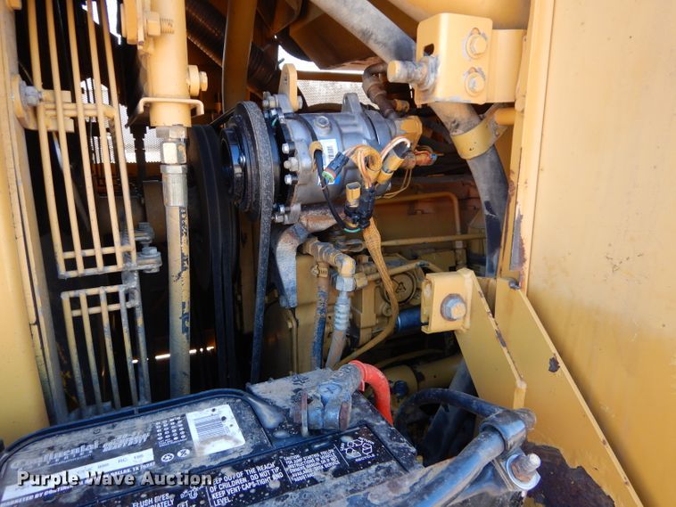 image for item DI8379 1999 Caterpillar 963B  track loader