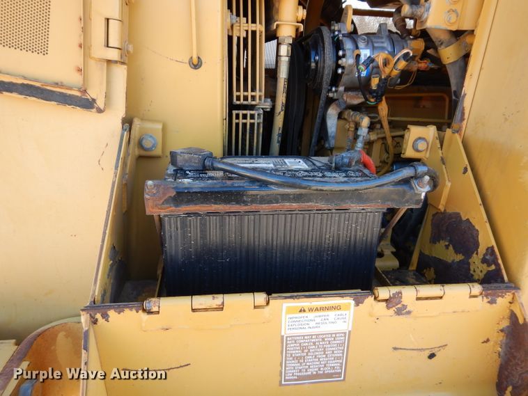 image for item DI8379 1999 Caterpillar 963B  track loader