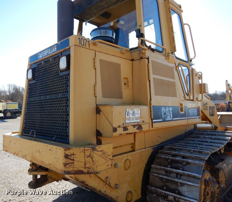 image for item DI8379 1999 Caterpillar 963B  track loader