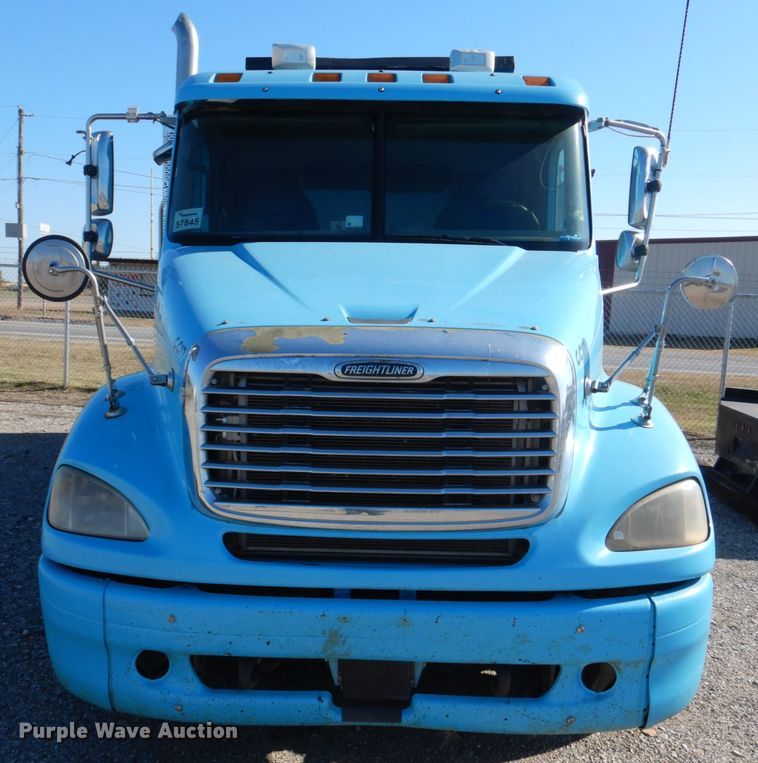 image for item DJ0277 2004 Freightliner Columbia  dump truck
