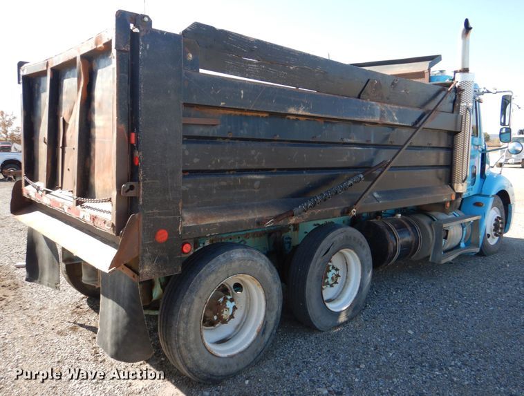 image for item DJ0277 2004 Freightliner Columbia  dump truck