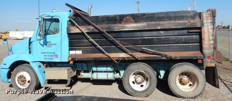 image for item DJ0277 2004 Freightliner Columbia  dump truck