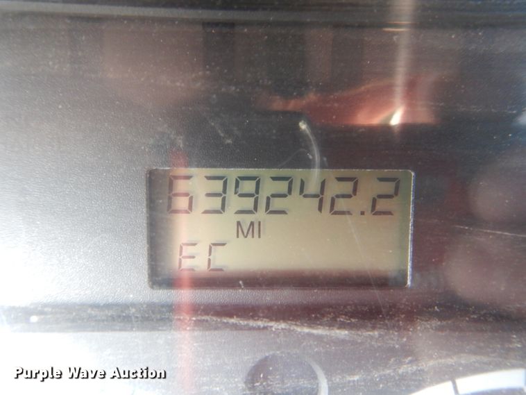 image for item DJ0277 2004 Freightliner Columbia  dump truck