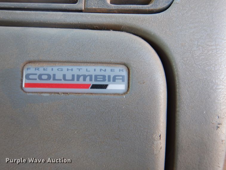 image for item DJ0277 2004 Freightliner Columbia  dump truck