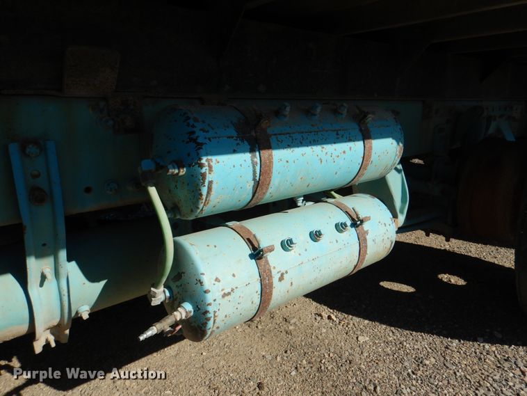 image for item DJ0277 2004 Freightliner Columbia  dump truck