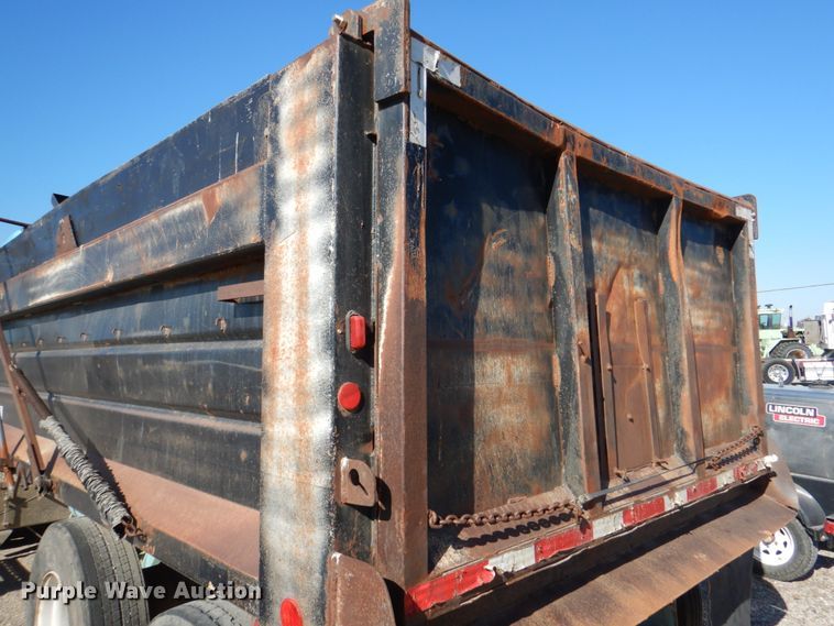 image for item DJ0277 2004 Freightliner Columbia  dump truck