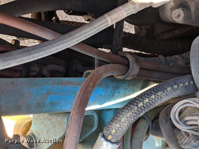 image for item DJ0277 2004 Freightliner Columbia  dump truck