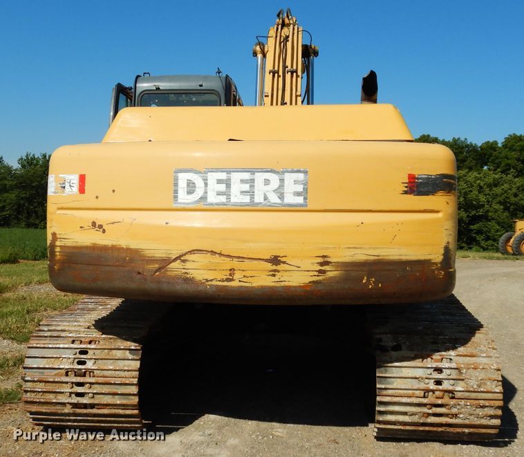 image for item DJ4405 2005 John Deere 200C LC  excavator