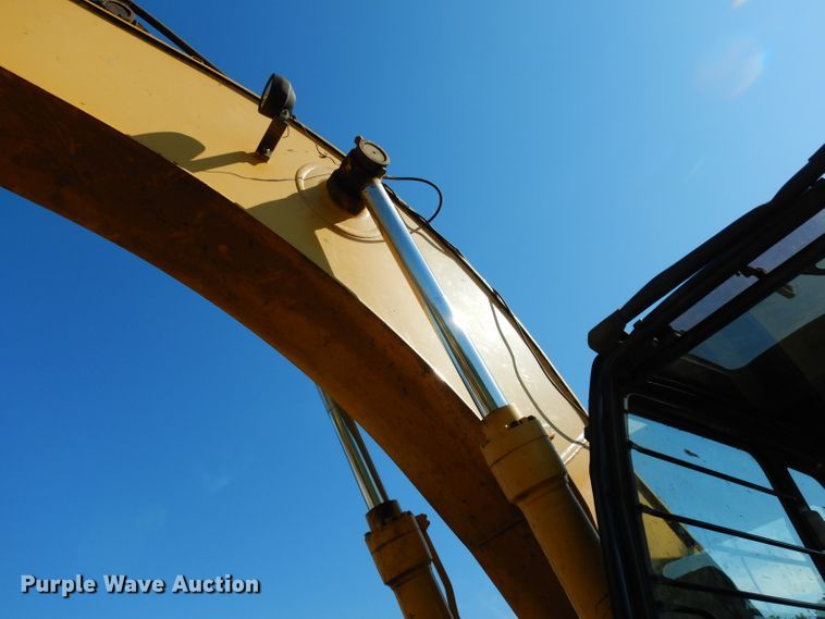 image for item DJ4405 2005 John Deere 200C LC  excavator