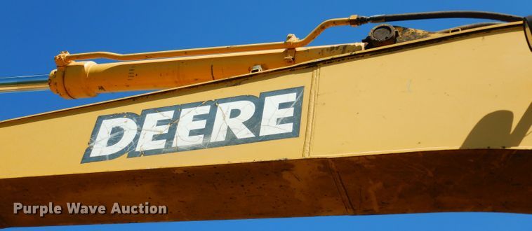 image for item DJ4405 2005 John Deere 200C LC  excavator