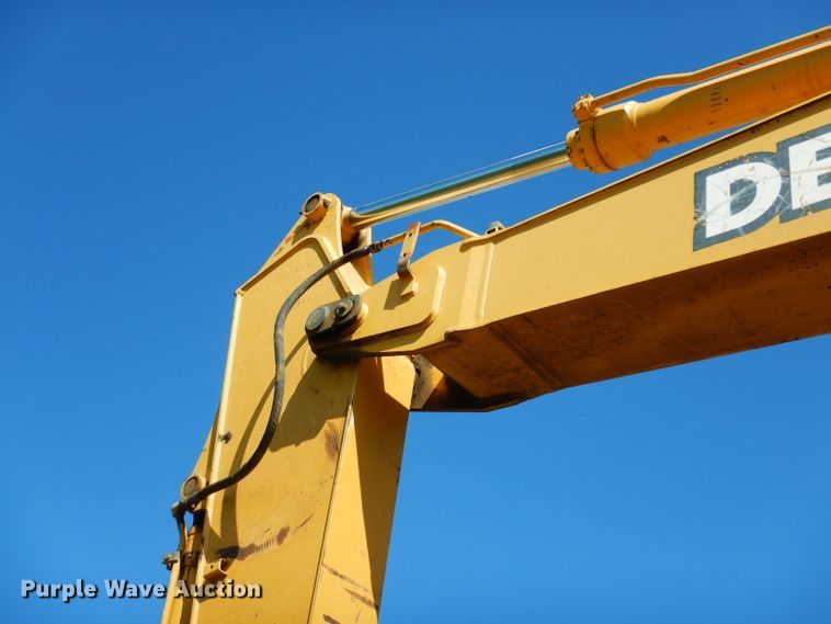 image for item DJ4405 2005 John Deere 200C LC  excavator