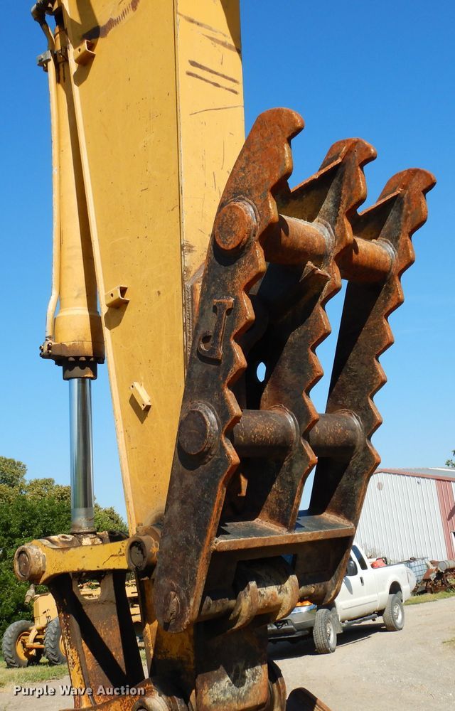 image for item DJ4405 2005 John Deere 200C LC  excavator