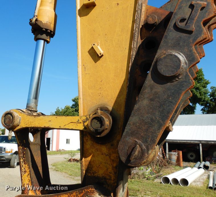 image for item DJ4405 2005 John Deere 200C LC  excavator