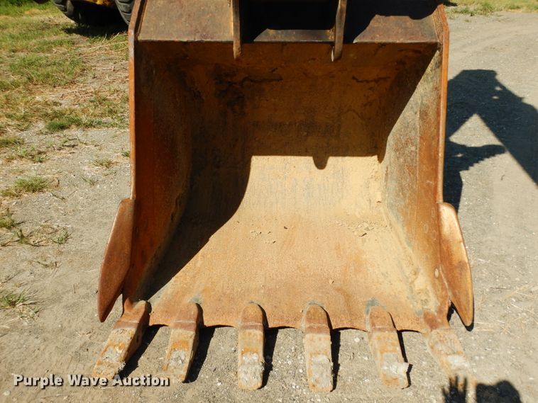 image for item DJ4405 2005 John Deere 200C LC  excavator