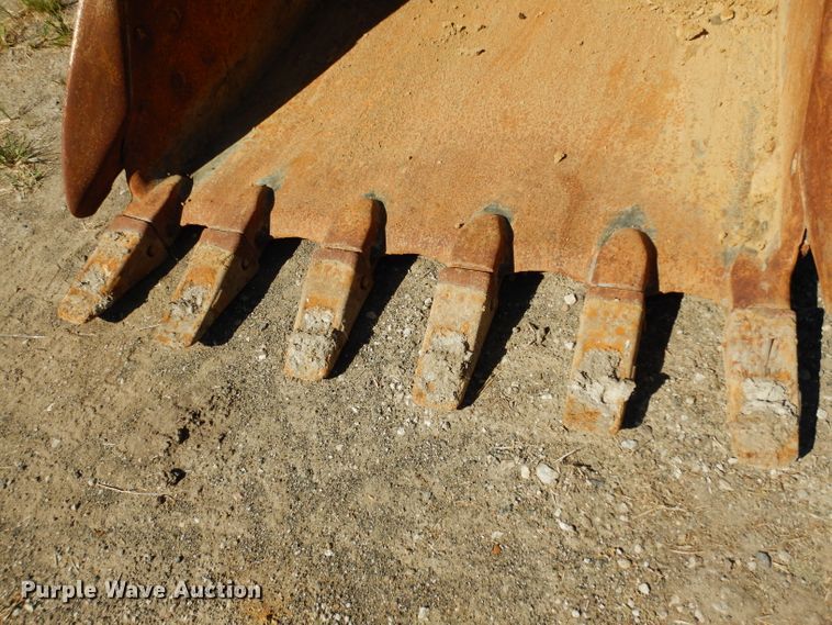 image for item DJ4405 2005 John Deere 200C LC  excavator