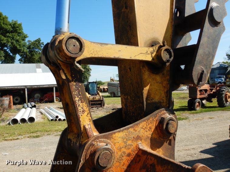 image for item DJ4405 2005 John Deere 200C LC  excavator