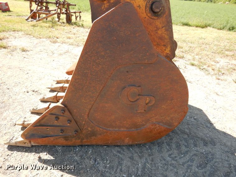 image for item DJ4405 2005 John Deere 200C LC  excavator