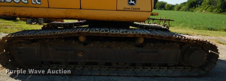 image for item DJ4405 2005 John Deere 200C LC  excavator