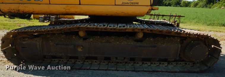 image for item DJ4405 2005 John Deere 200C LC  excavator
