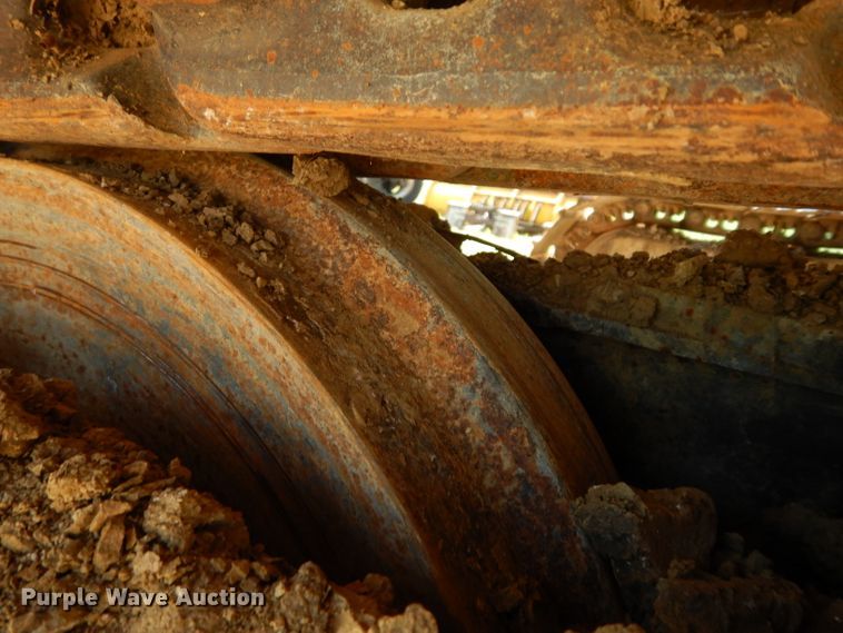 image for item DJ4405 2005 John Deere 200C LC  excavator