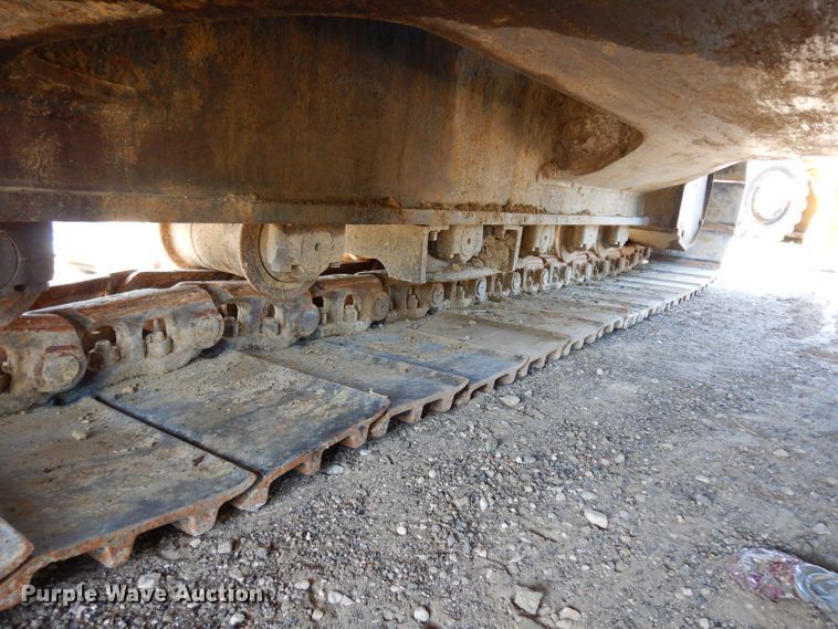 image for item DJ4405 2005 John Deere 200C LC  excavator