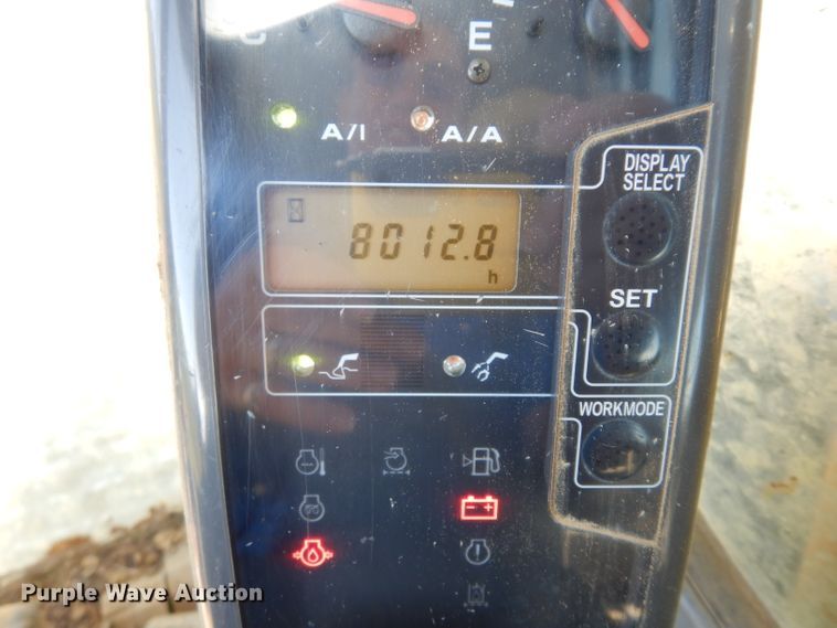 image for item DJ4405 2005 John Deere 200C LC  excavator