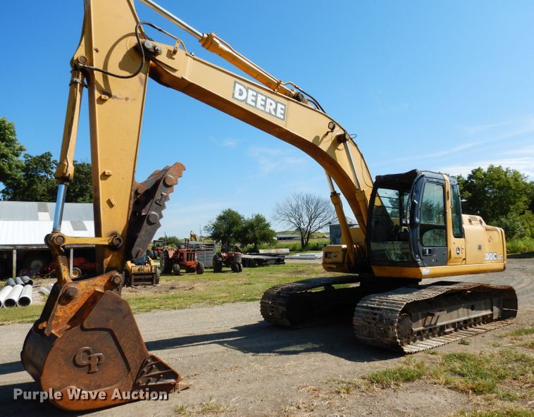 image for item DJ4405 2005 John Deere 200C LC  excavator