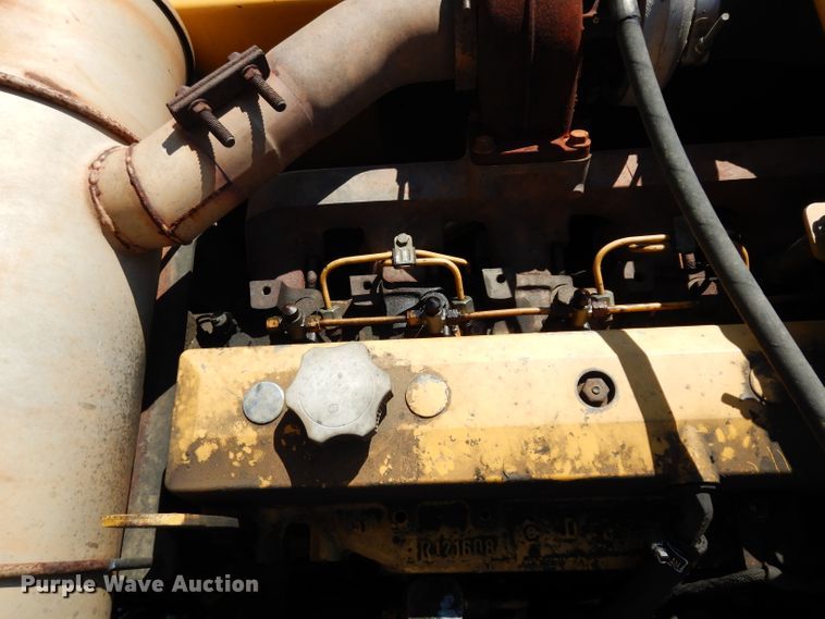 image for item DJ4405 2005 John Deere 200C LC  excavator