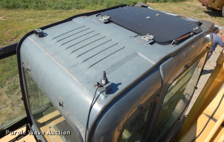 image for item DJ4405 2005 John Deere 200C LC  excavator