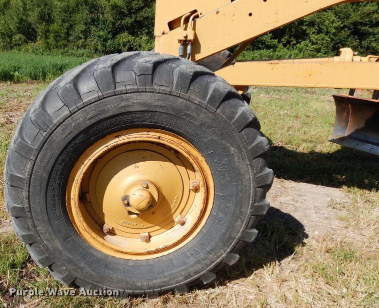 image for item DJ4406 1962 Caterpillar 12E  rigid frame motor grader