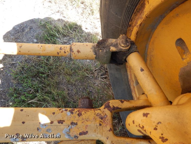 image for item DJ4406 1962 Caterpillar 12E  rigid frame motor grader