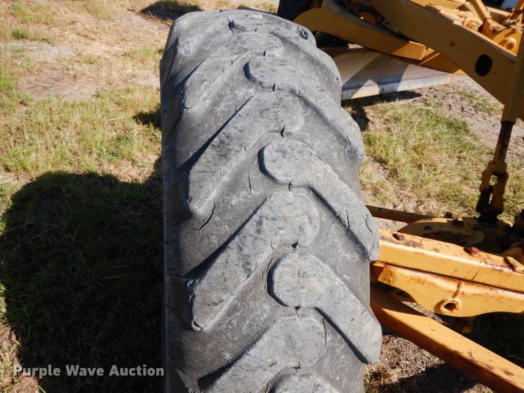 image for item DJ4406 1962 Caterpillar 12E  rigid frame motor grader