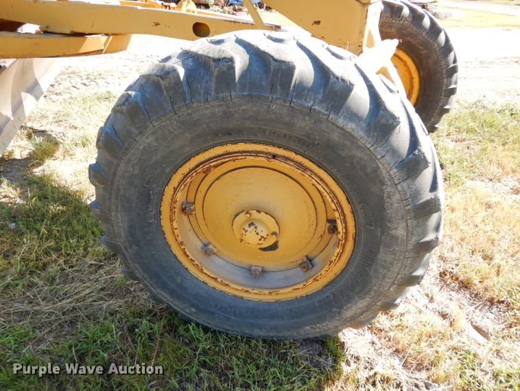 image for item DJ4406 1962 Caterpillar 12E  rigid frame motor grader