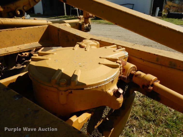 image for item DJ4406 1962 Caterpillar 12E  rigid frame motor grader