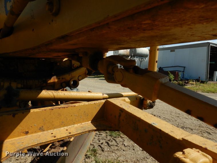 image for item DJ4406 1962 Caterpillar 12E  rigid frame motor grader