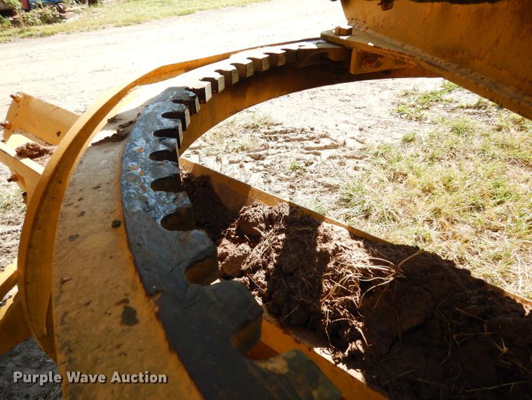 image for item DJ4406 1962 Caterpillar 12E  rigid frame motor grader